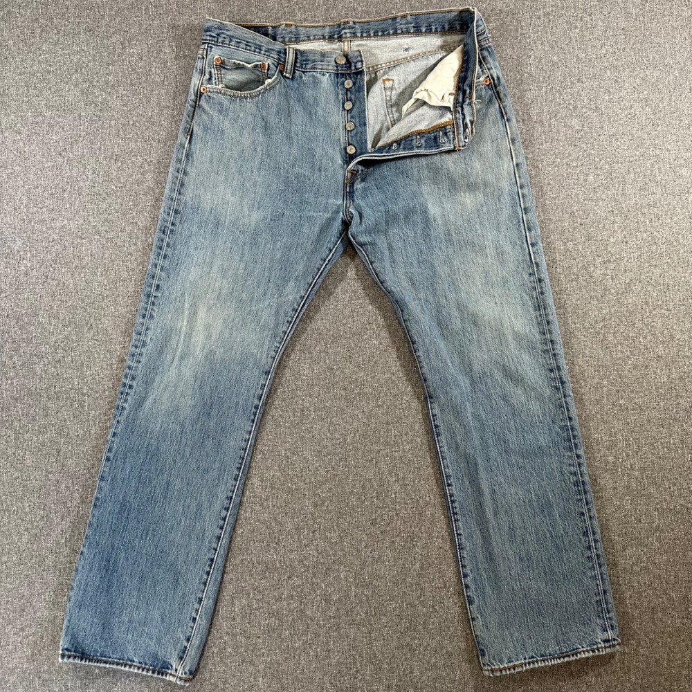 Levis 501 Mens Original Fit Straight Leg Blue Denim Jeans 38x32 Button Fly